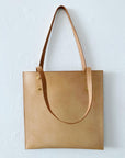 Leather tote: HEBERT kvadrat (natural)