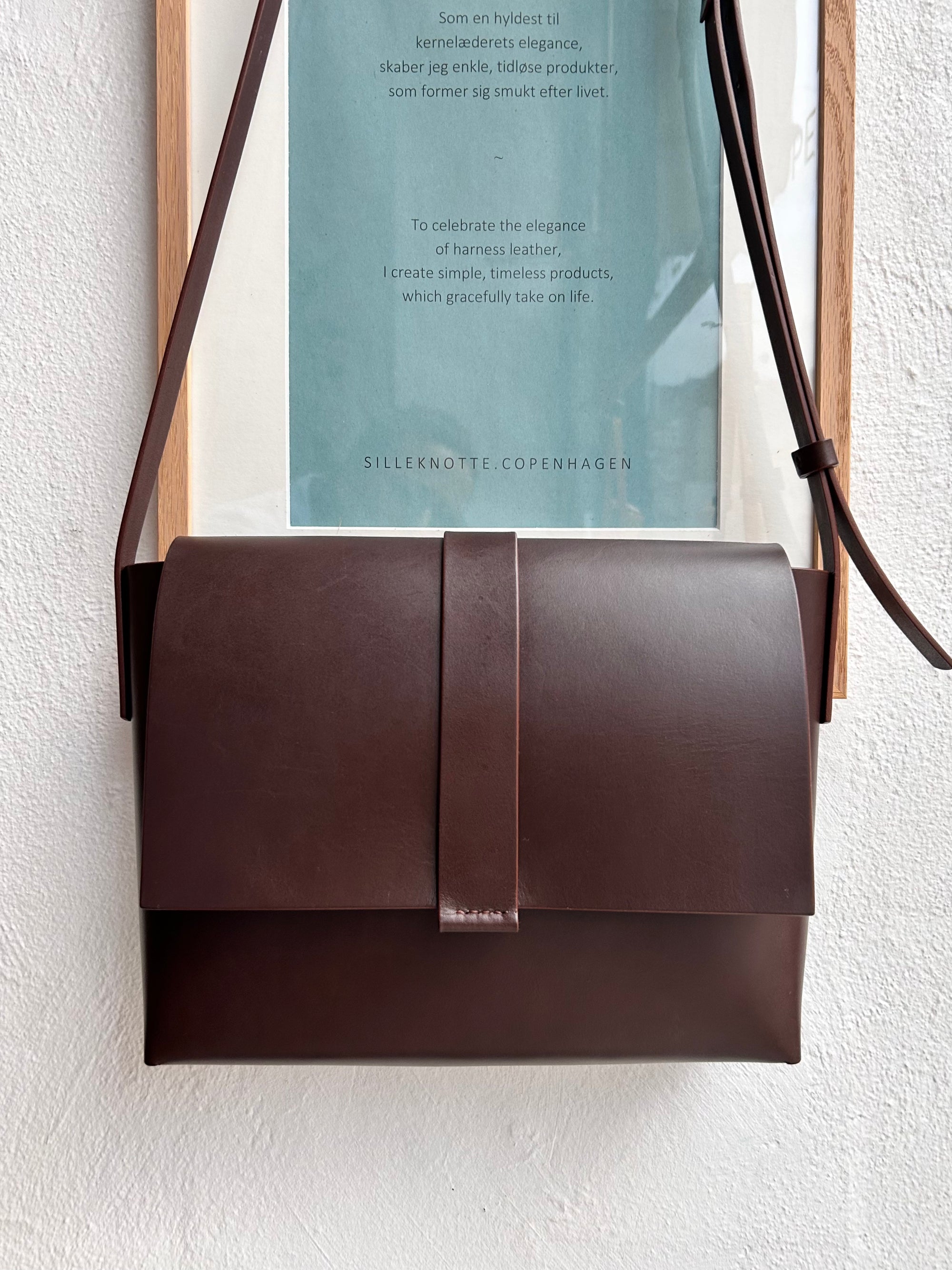 Leather shoulder bag: MARIE (dark brown)