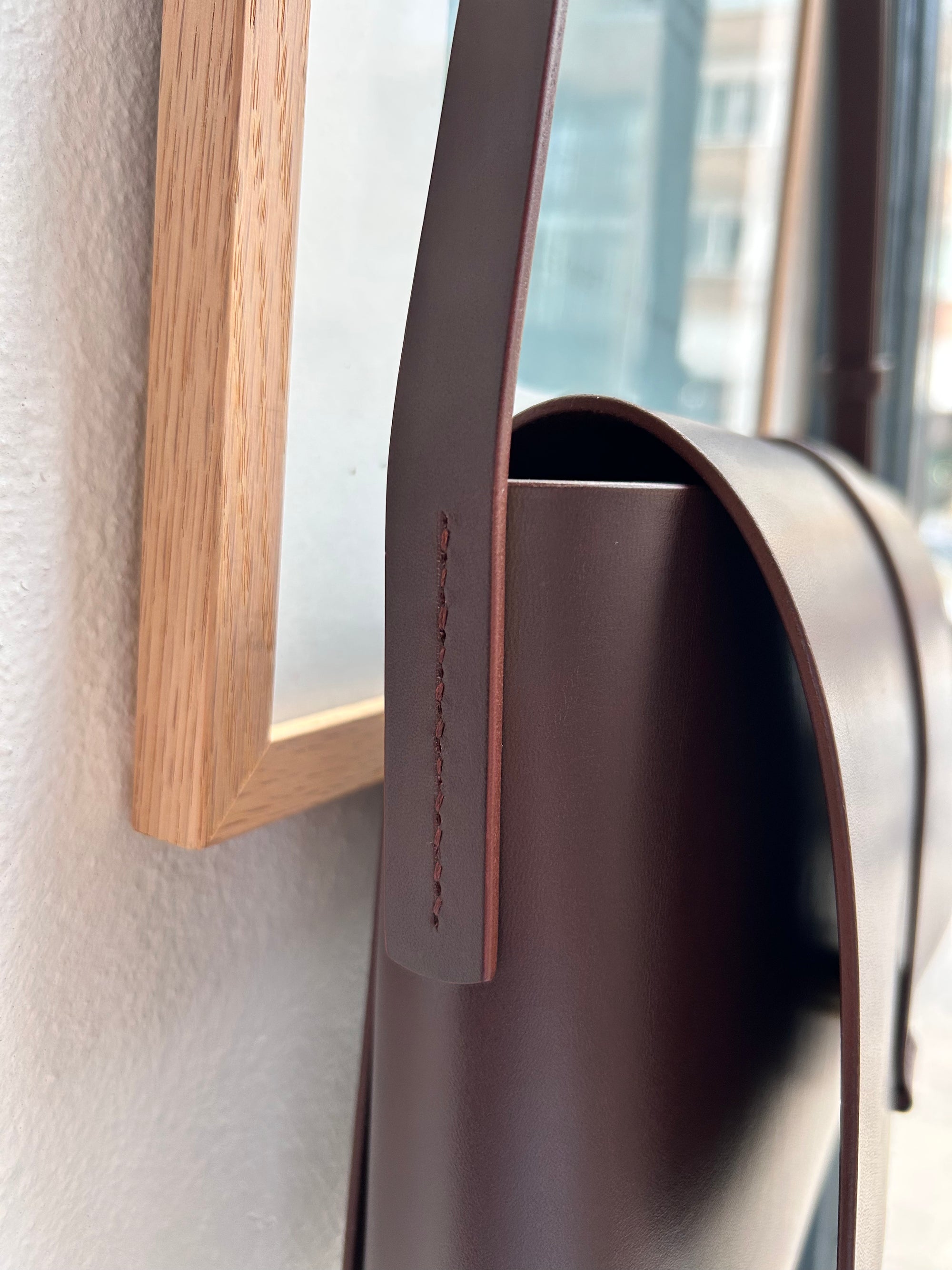 Leather shoulder bag: MARIE (dark brown)