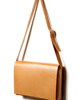 Leather messenger bag: NORD (natural)