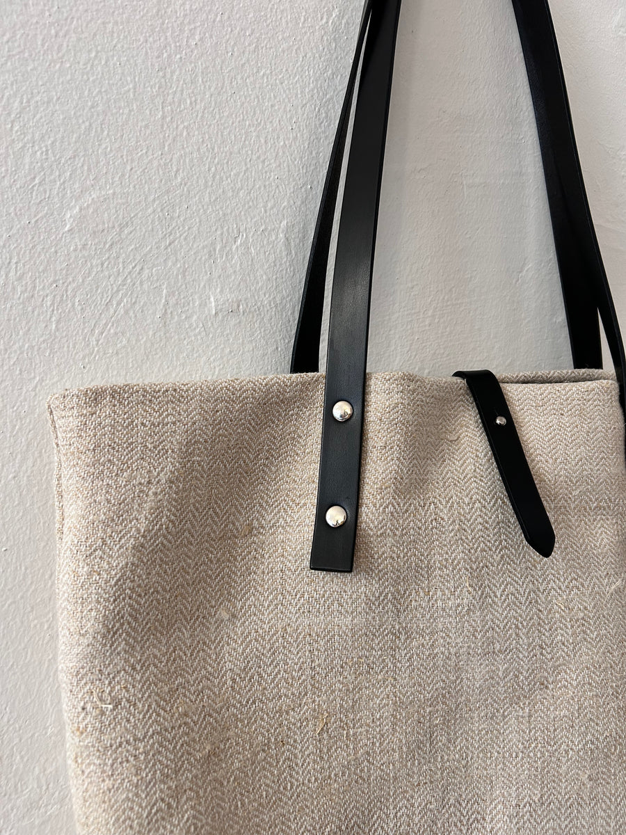 Beige hemp tote with leather straps