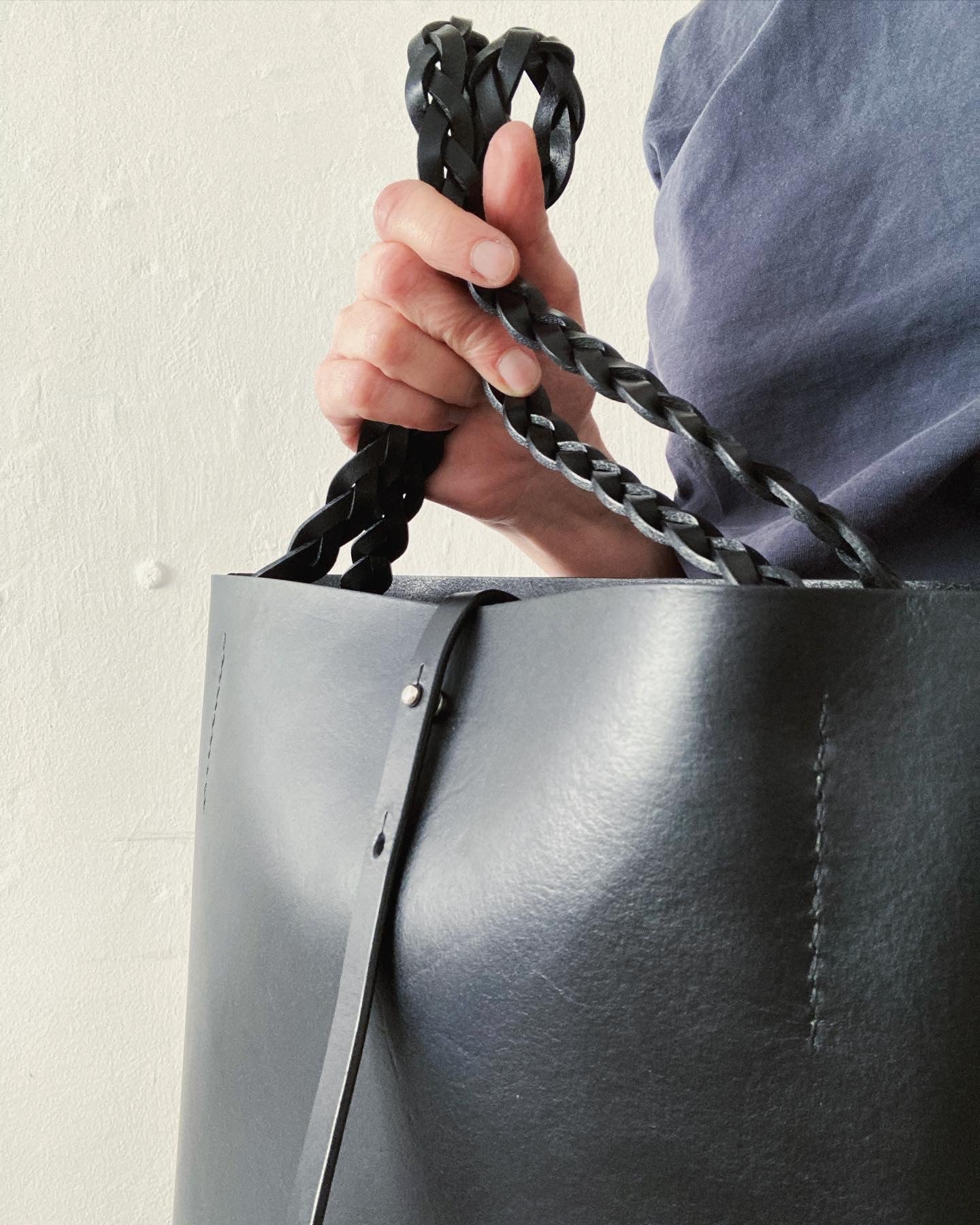 Tote/skuldertaske i læder: MIMI (sort)