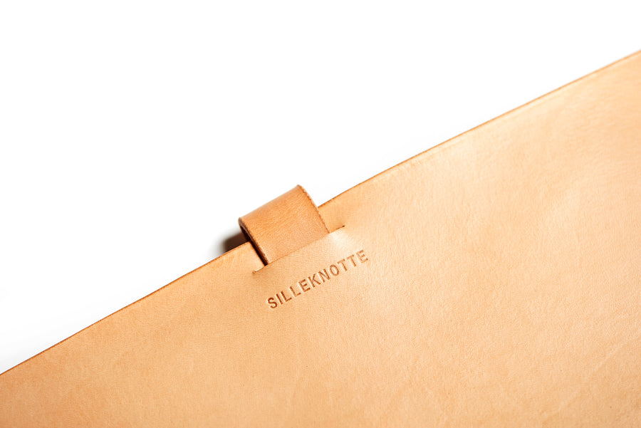 Leather computer sleeve: SIXTEN (natural)