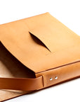 Leather messenger bag: NORD (natural)